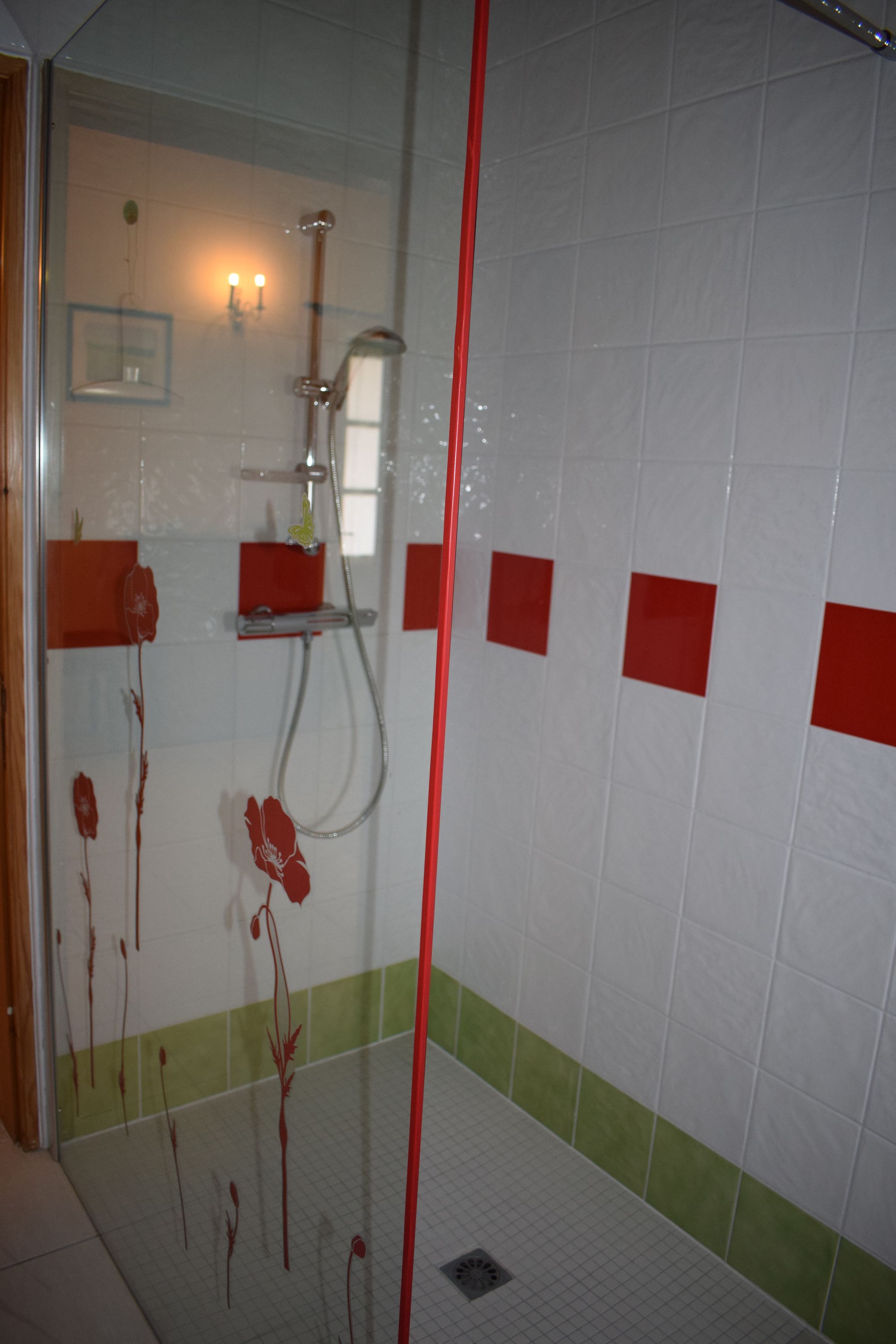 La douche de la chambre d'hotes Les coquelicots