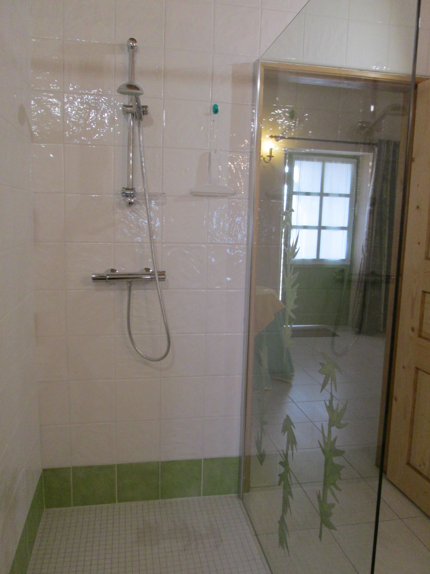 La douche de la chambre d'hotes Les iris